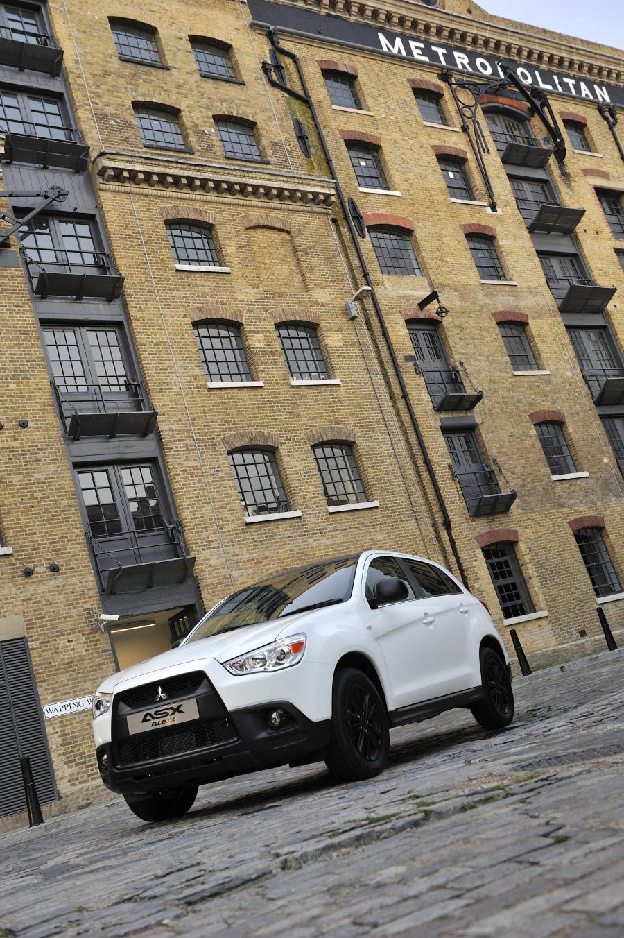  Mitsubishi ASX Black 2011 года  (UK) (фото 51 из 109)
